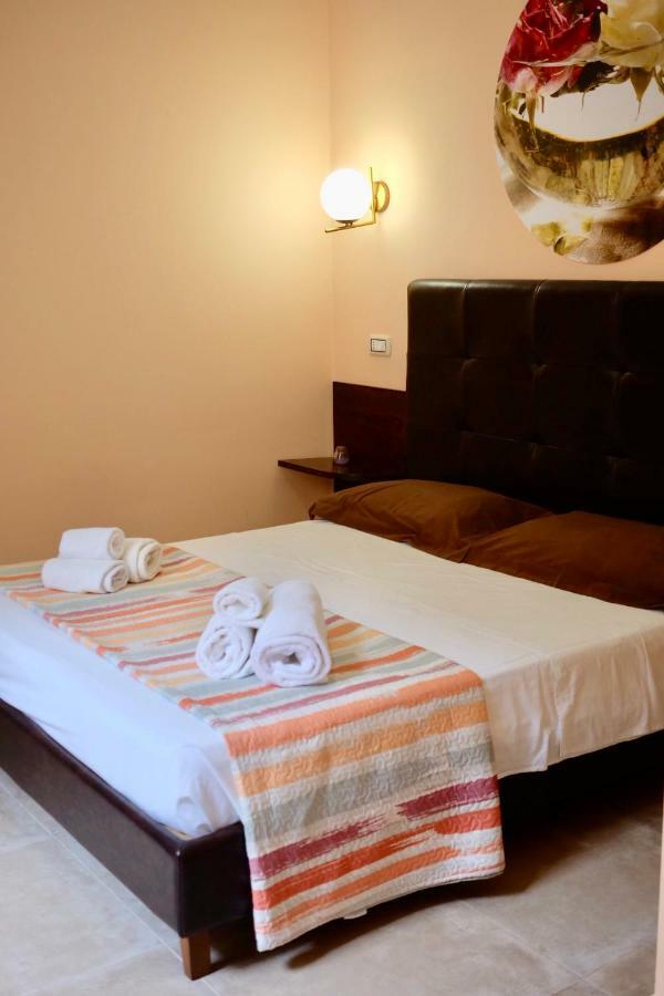 4 Balconi Liberty Apartments Lecce Eksteriør billede