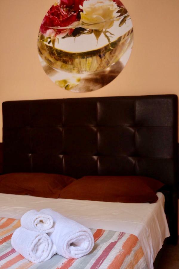 4 Balconi Liberty Apartments Lecce Eksteriør billede