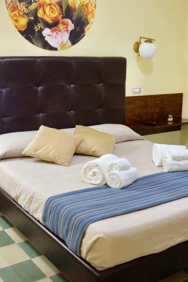4 Balconi Liberty Apartments Lecce Eksteriør billede