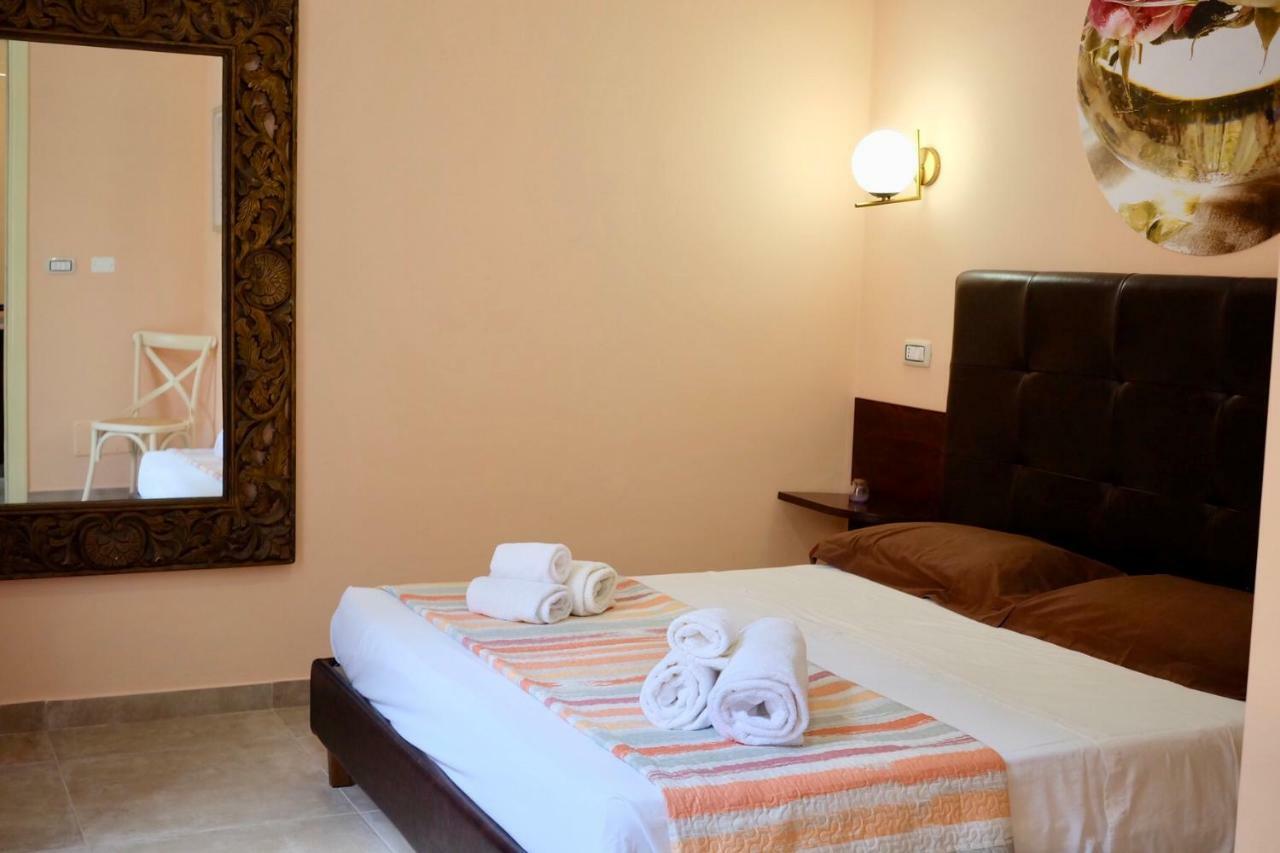 4 Balconi Liberty Apartments Lecce Eksteriør billede